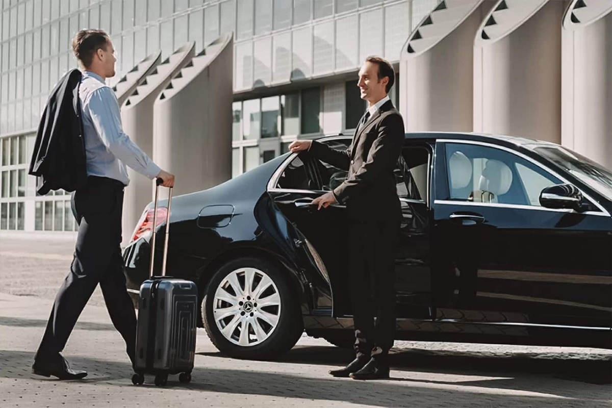 Professional chauffeur for Frankfort to Midway Limo airport transfer service