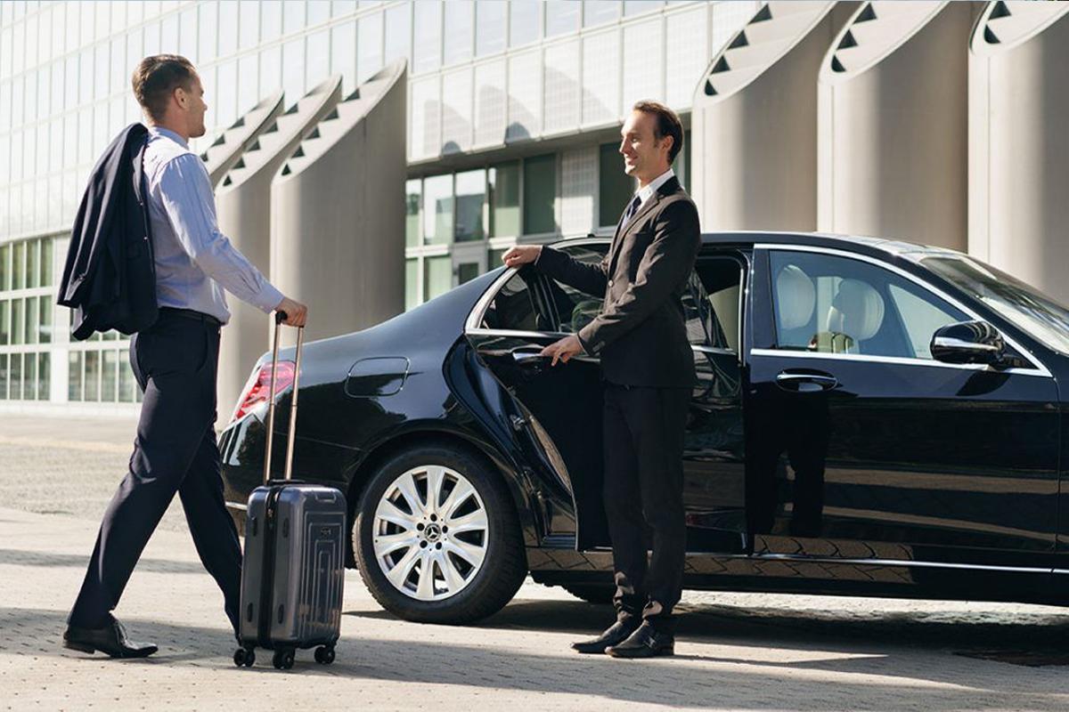 Professional chauffeur for Frankfort to O'Hare Limo airport transfer service