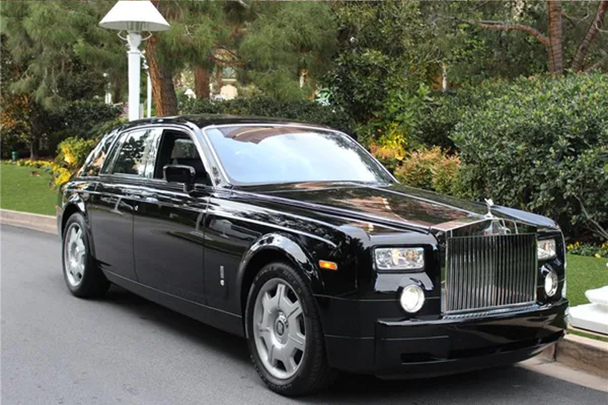 Homer Glen to O'Hare Limo ultra luxury Rolls-Royce Phantom airport vehicle
