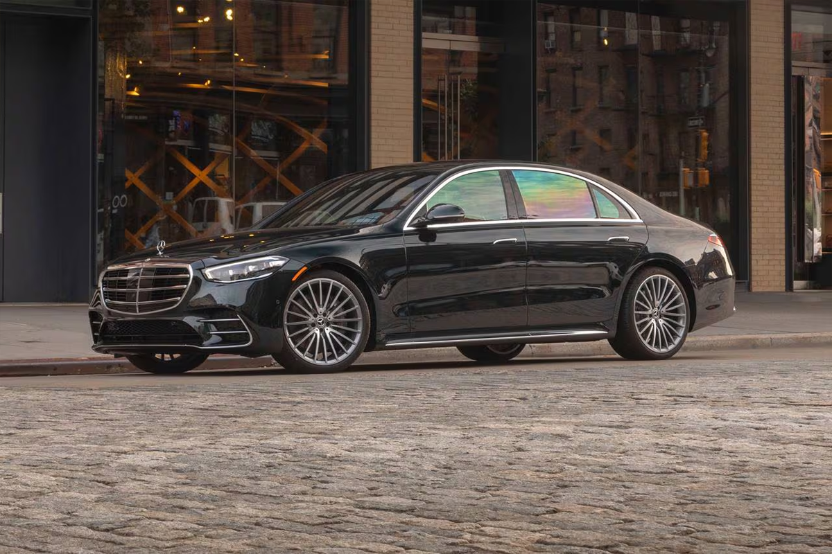 Mercedes S-Class Executive Sedan Mokena to Midway Airport Mokena to Midway Limo Mercedes S-Class executive sedan heading to Chicago Midway