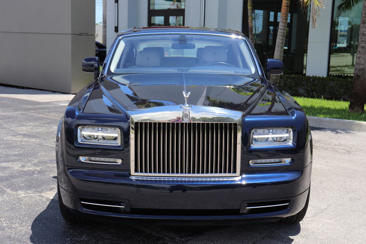 Mokena to O'Hare Limo Rolls-Royce Phantom ultra luxury vehicle for airport transfers