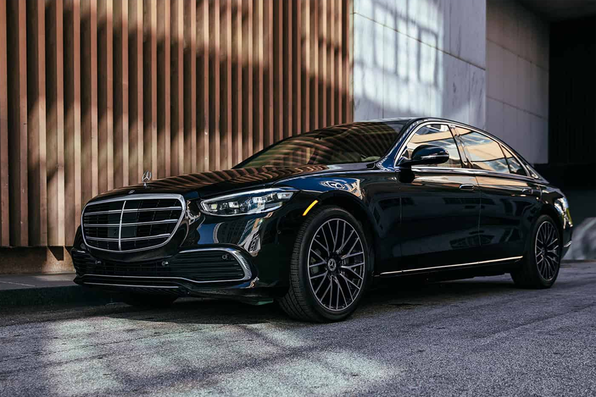 Orland Park Limo Service Mercedes-Benz S-Class luxury sedan for executive transportation
