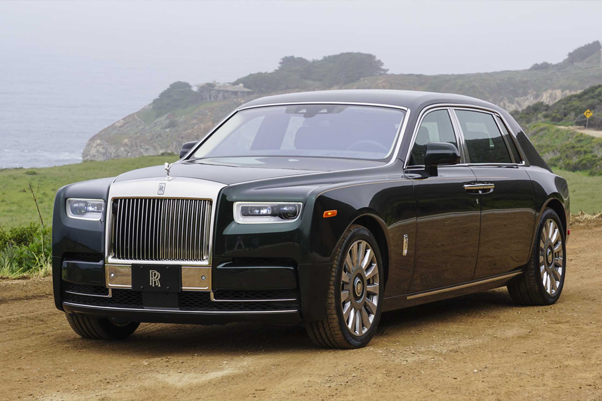 Orland Park Limo Service Rolls-Royce Phantom ultra luxury chauffeur vehicle