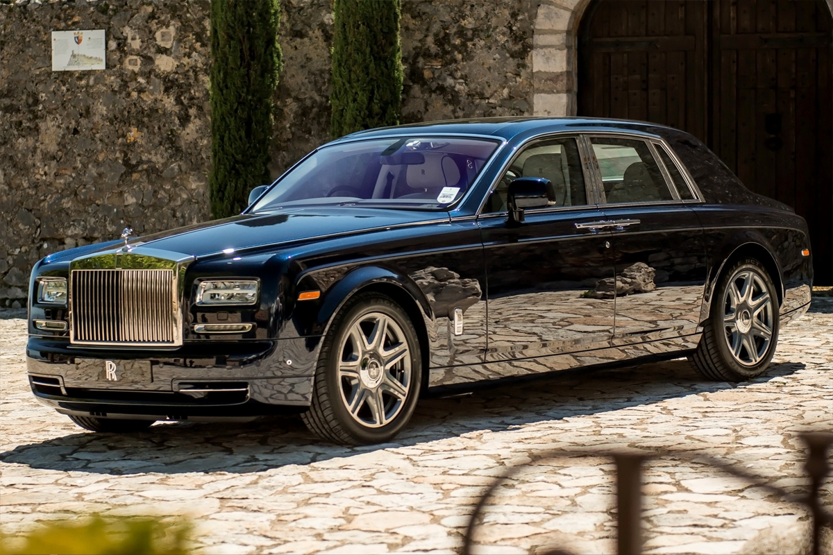 Rolls-Royce Luxury Transportation Service Ultra luxury Palos Heights Limo Service Rolls-Royce Phantom