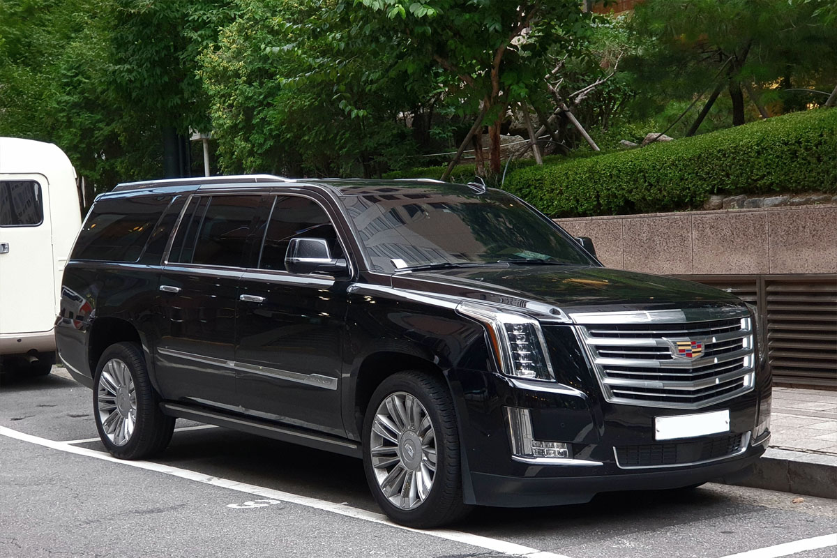 Cadillac Escalade Oak Lawn Limo Service Luxury Cadillac Escalade parked for our premium Oak Lawn Limo Service.