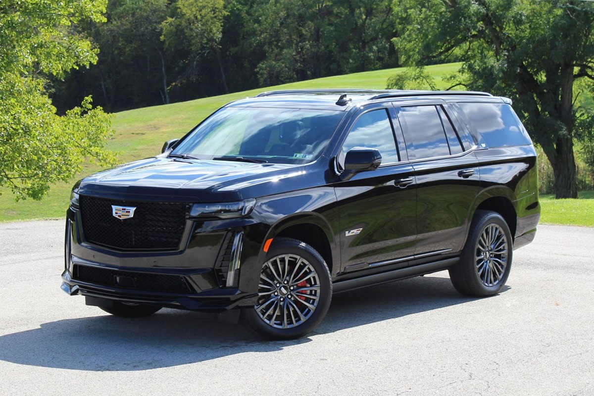 Cadillac Escalade Palos Heights Limo Service Luxury Cadillac Escalade parked for our premium Palos Heights Limo Service.