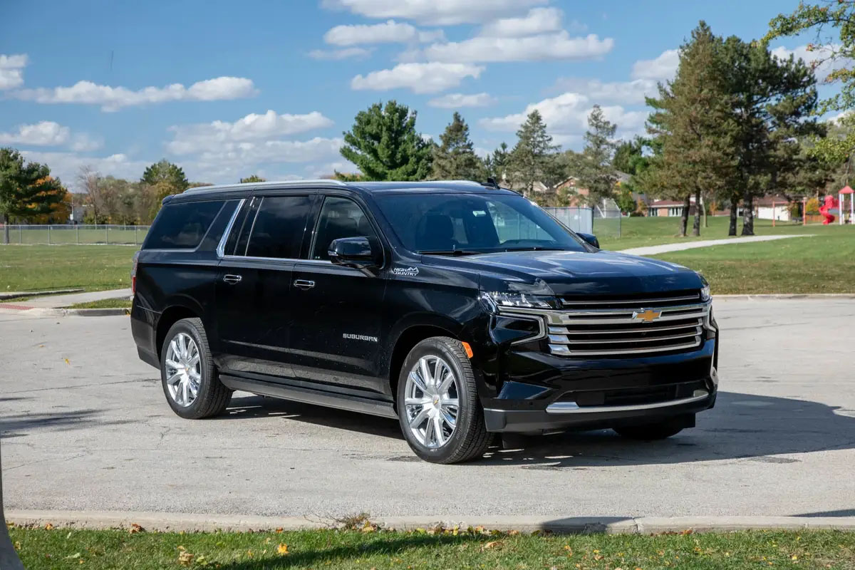 Chevy Suburban Frankfort IL Limo Service Black Chevy Suburban executive SUV ready for Frankfort IL Limo Service passengers.