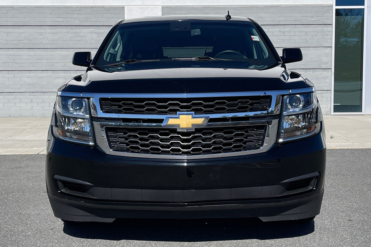 Chevy Suburban Palos Hills Limo Service Black Chevy Suburban executive SUV ready for Palos Hills Limo Service passengers.