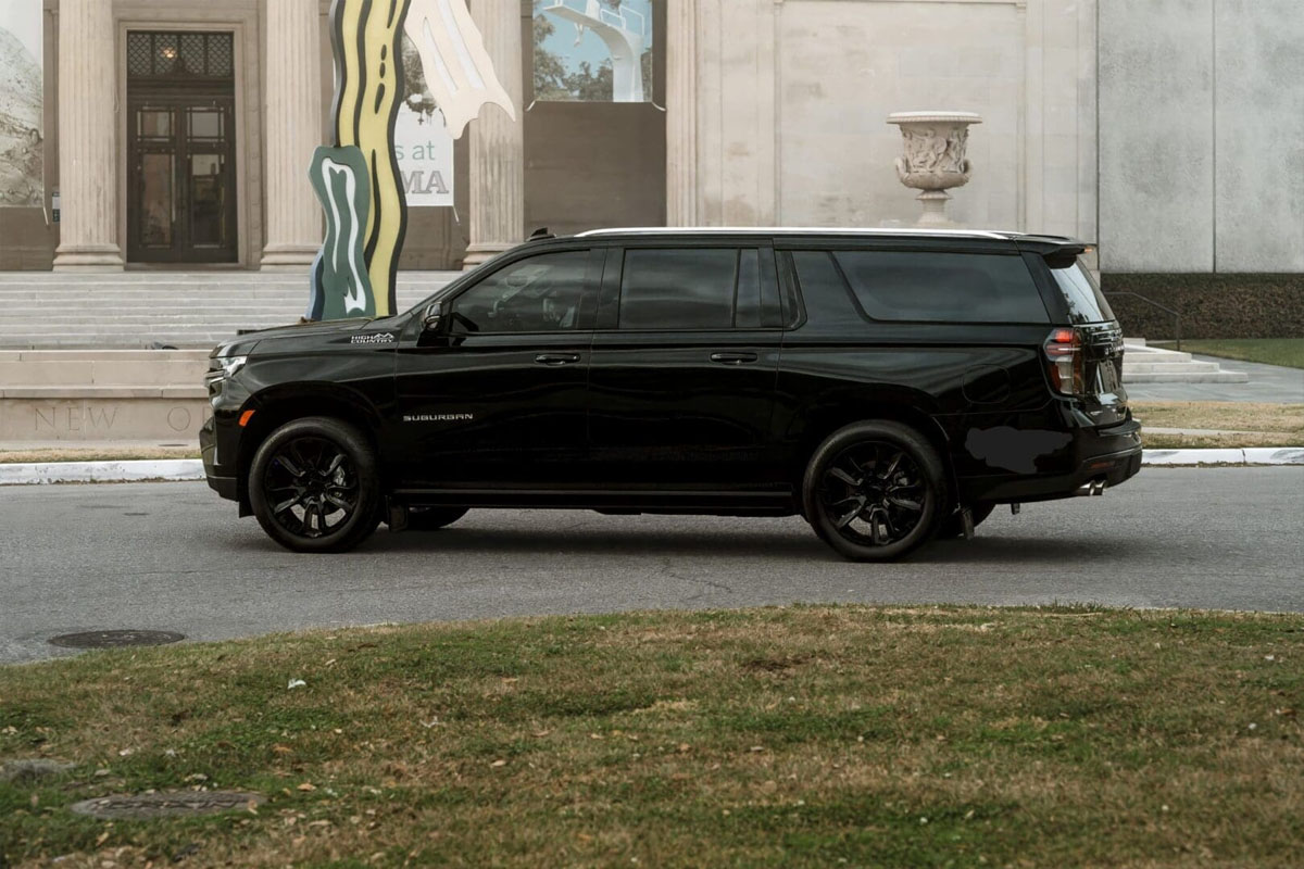 Chevy Suburban Palos Heights Limo Service Black Chevy Suburban executive SUV ready for Palos Heights Limo Service passengers.