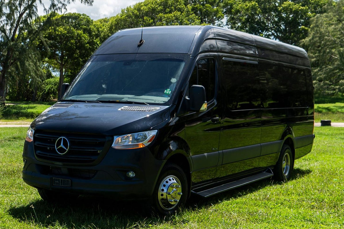 Mercedes Sprinter Oak Lawn Limo Service High-roof Mercedes Sprinter van providing group travel via Oak Lawn Limo Service.