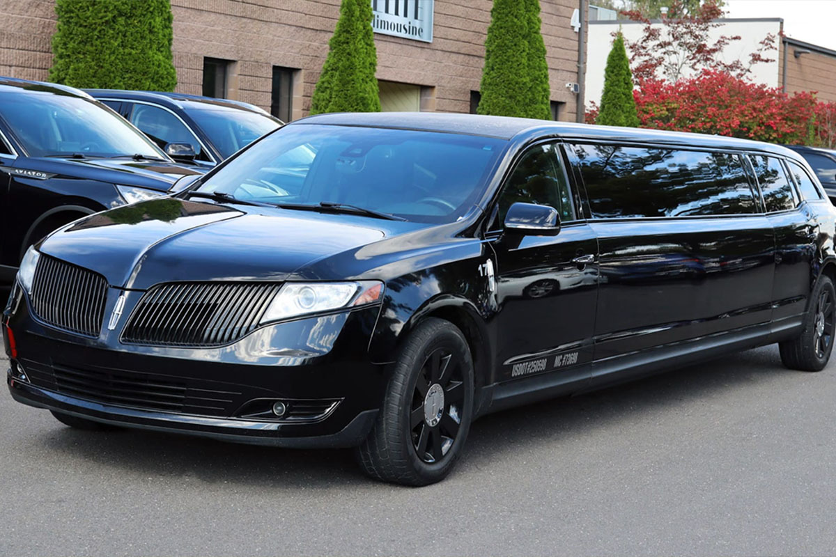 Lincoln MKT Oak Lawn Limo Service Sleek Lincoln MKT luxury vehicle available through our Oak Lawn Limo Service.
