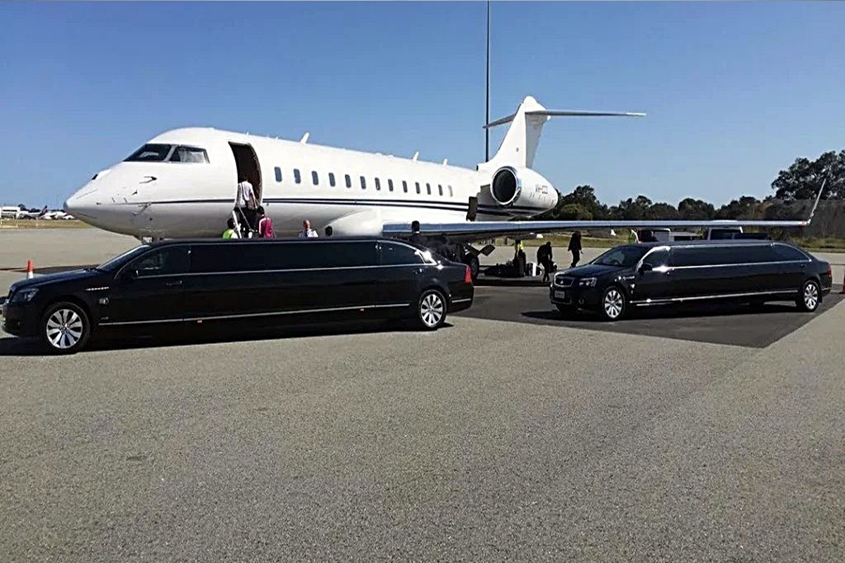 Orland Park to O'Hare Limo luxury sedan departing from Orland Park Illinois